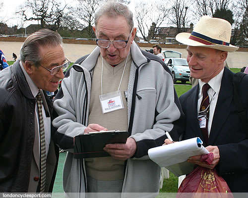 ron_beckett_centre_herne_hill_good_friday_2005